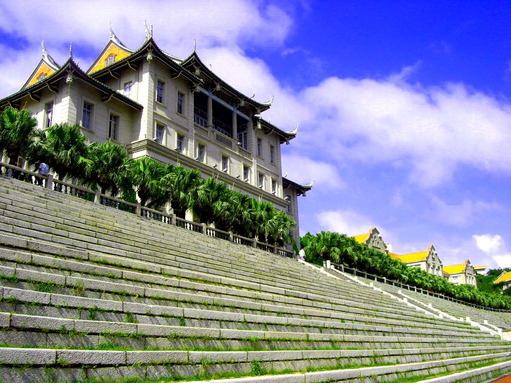 厦大建南礼堂<br />
