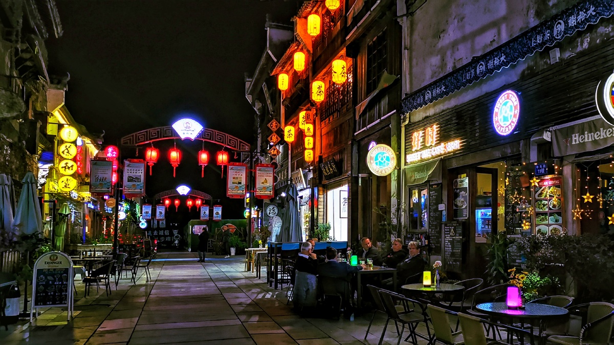 【老街夜色】拍摄于黄山市屯溪老街