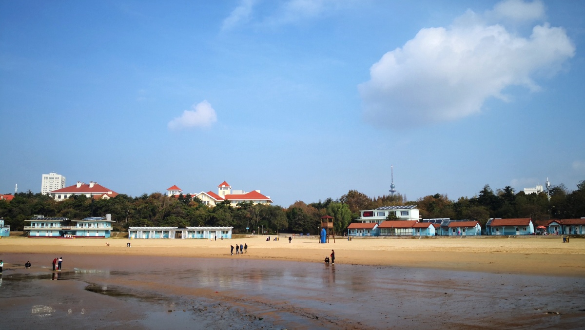 摄于青岛市 第三海水浴场