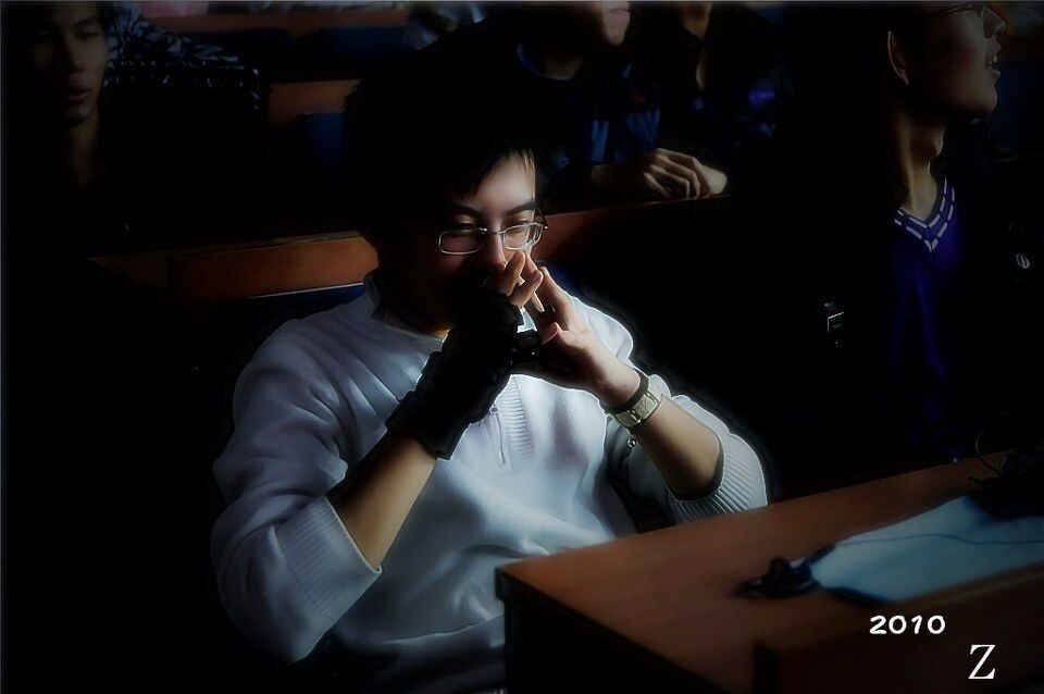 安静<br />
晚上活动的现场