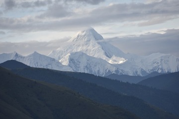 469084
