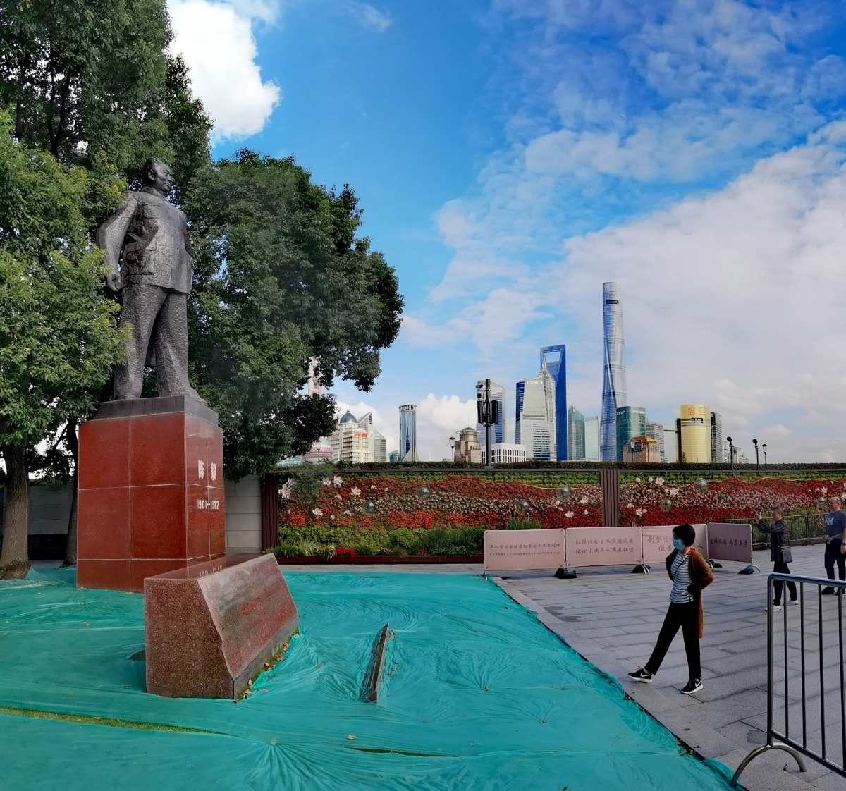 陈毅市长雕像拍摄于上海外滩