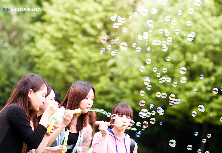 只是因为在人群中多看了你一眼 - 星空烛火 - 图