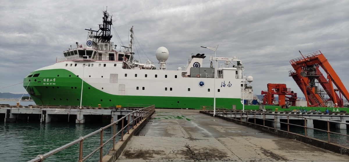 探索2号科学考察船08