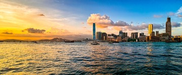 【维多利亚港】 摄影：卢清国   电话：13871108228     013