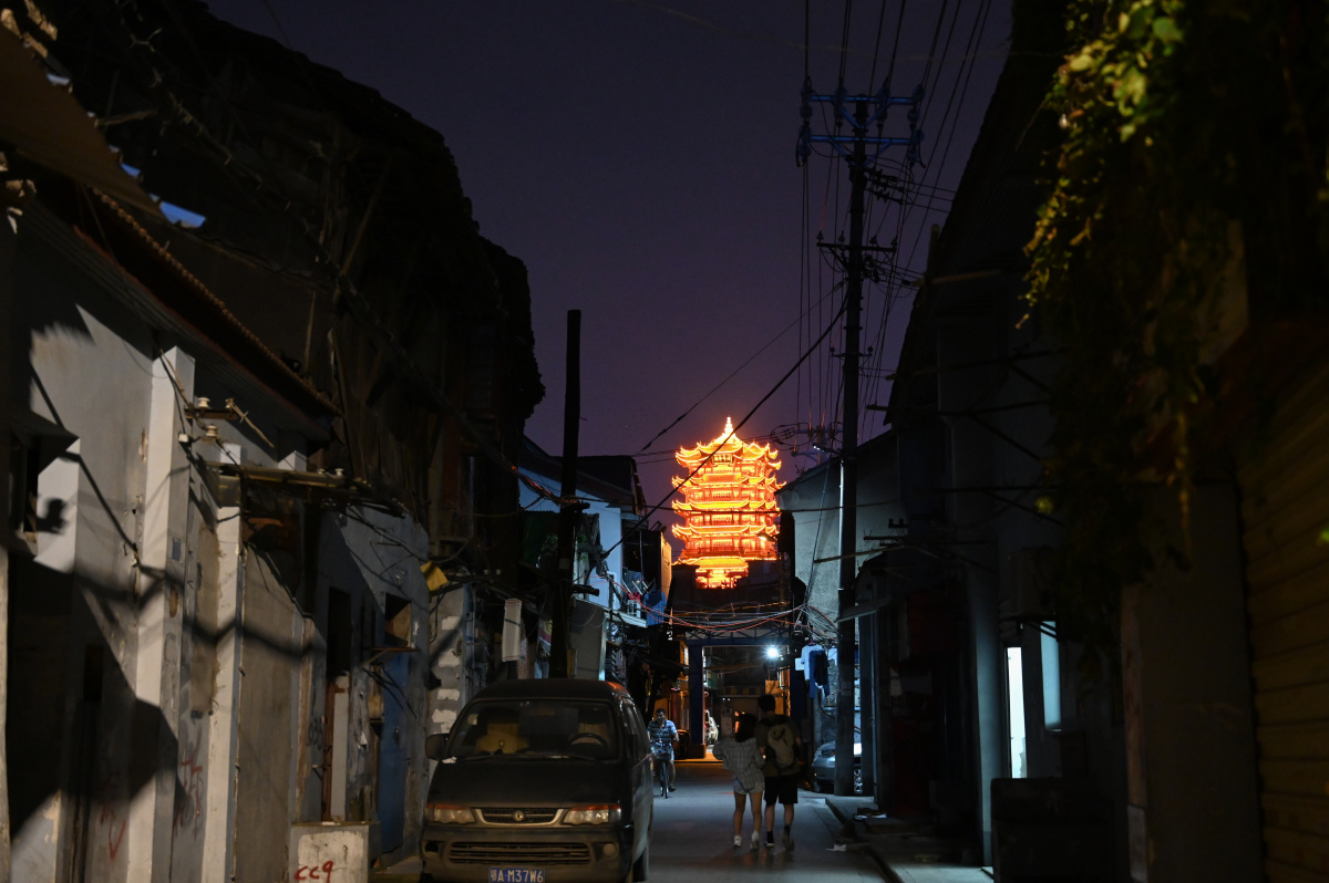 老巷中的黄鹤楼