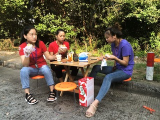 江南•手机街拍系列•厂区门口的早点摊头•宁波北仑