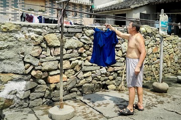 江南•穿衣干活，脱衣休憩•殷湾古村赤膊系列之二