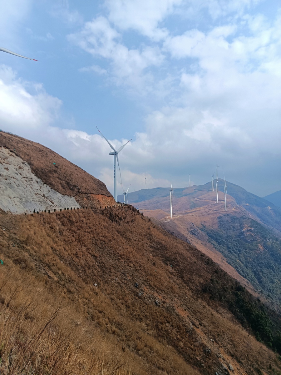 燕子山,风车,位于桂林,恭城县.