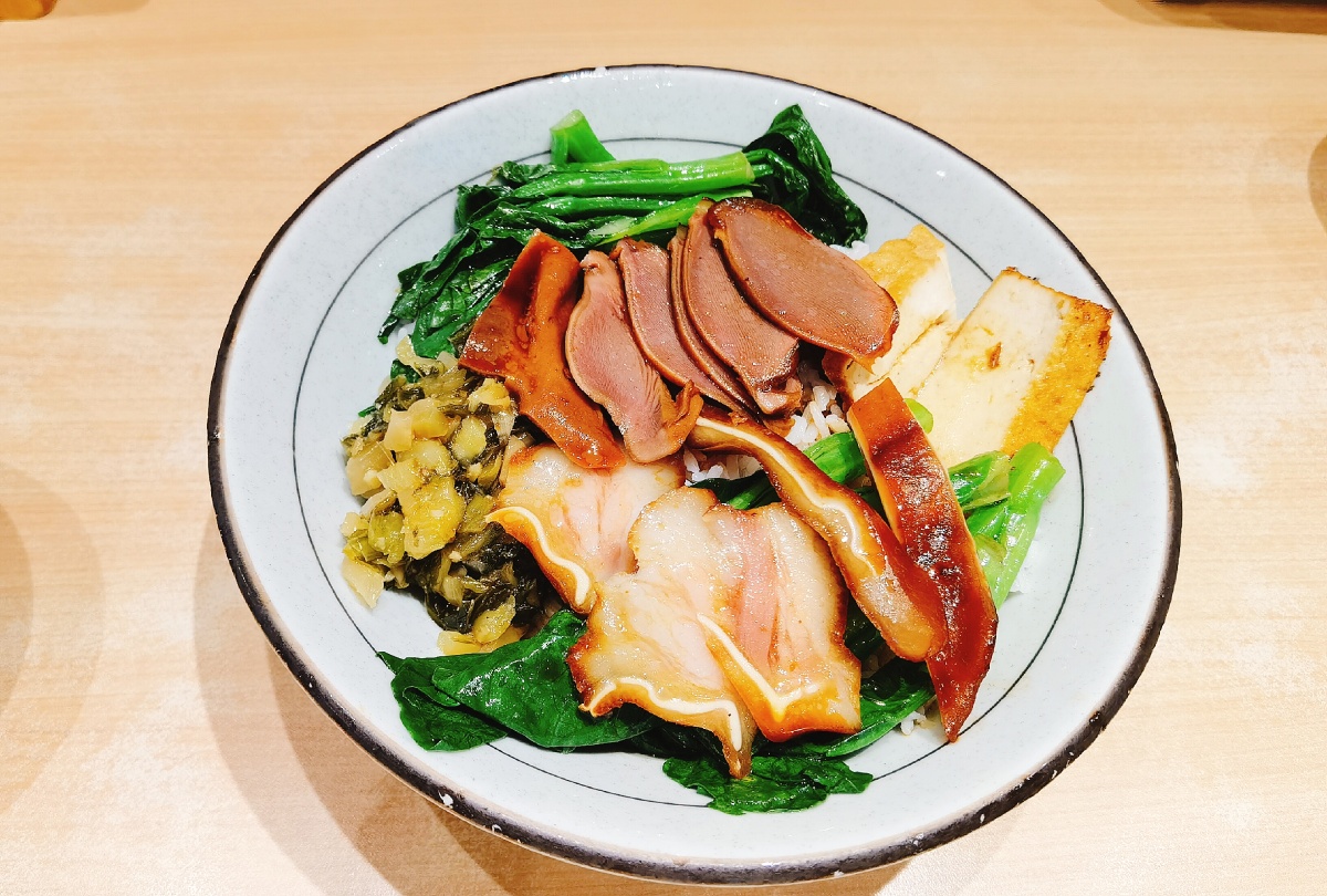 鸭胗猪耳双拼饭