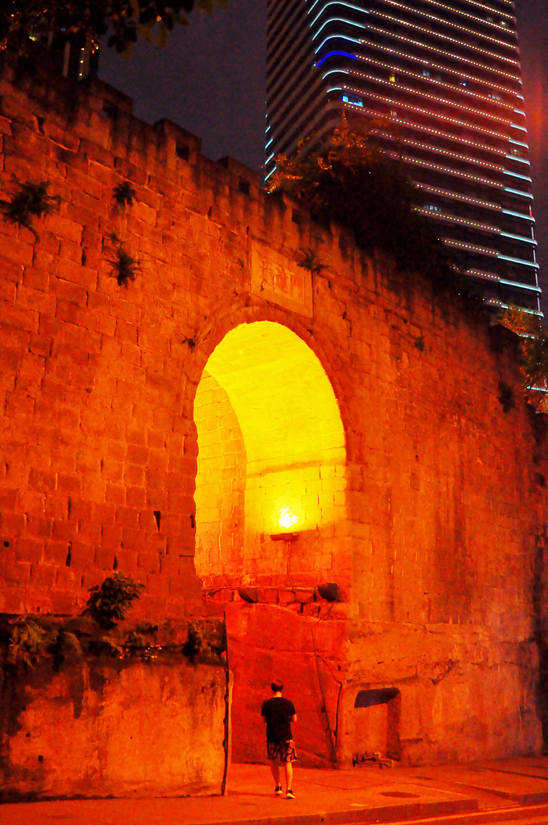 随拍重庆古城门