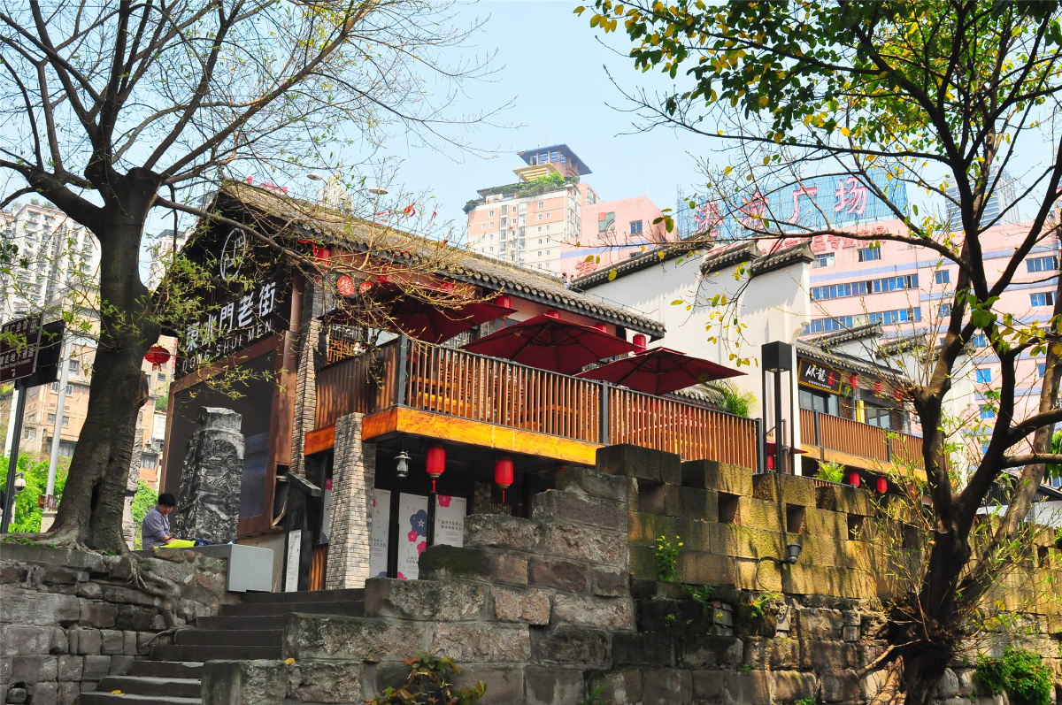 东水门下洪学巷仍留有老重庆遗迹的古街巷