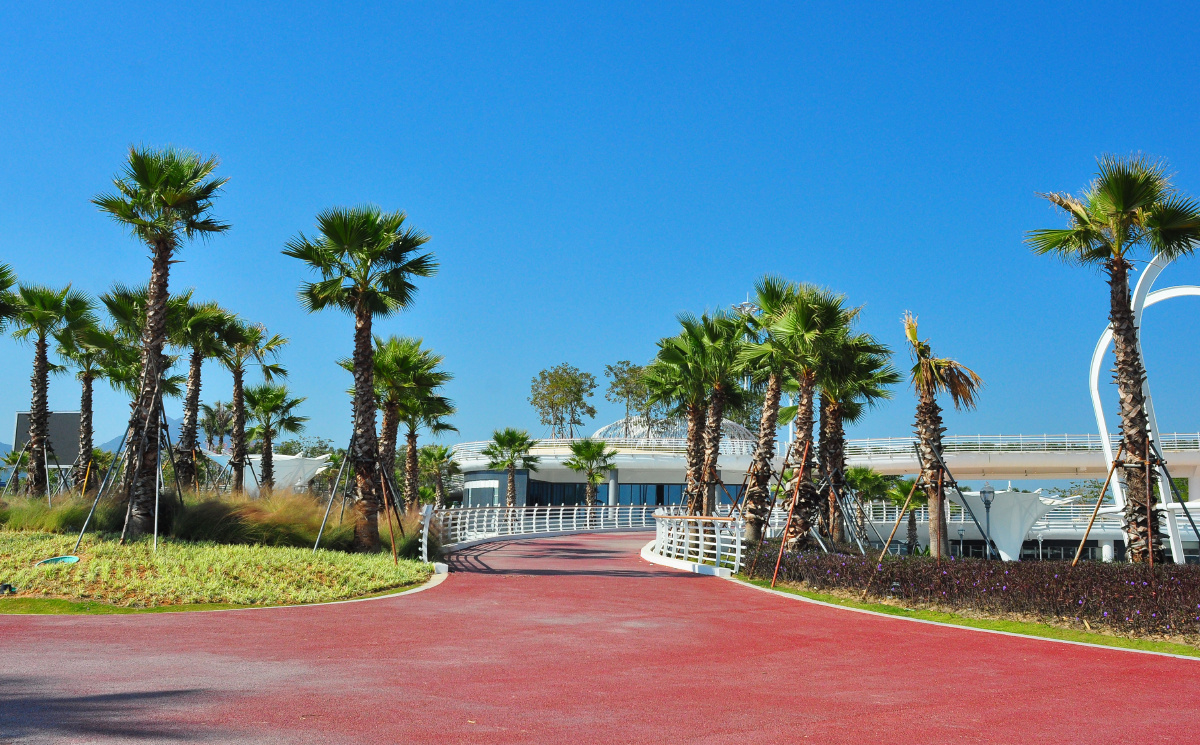 冬日的惠州大亚湾黄金海岸天空湛蓝海天一色