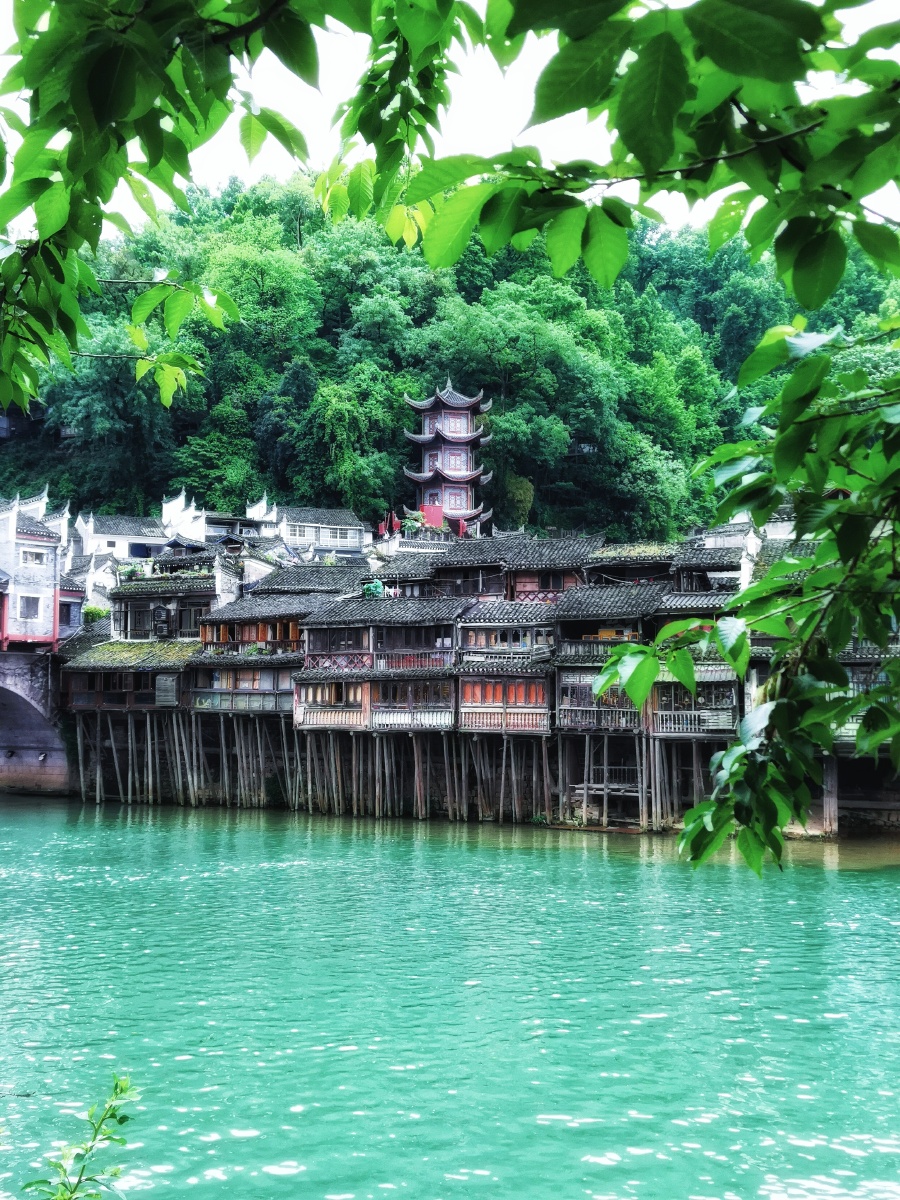 手机随拍—魅力湘西行19 沱江边的吊脚楼 凤凰古城