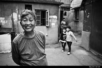 _1100387_饭后百步走.jpg