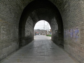 925729