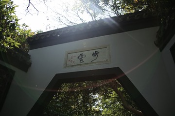1390261