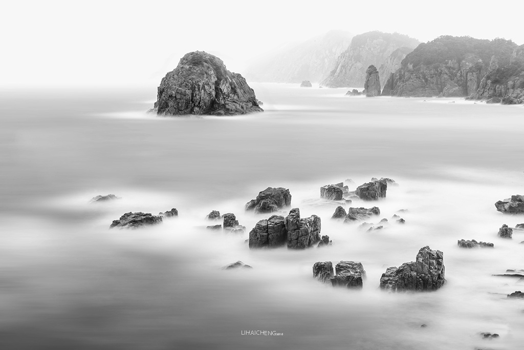 《半屏山》也称半屏岛,半面山,古称喜儿头,位洞头岛南侧,与洞头码头仅