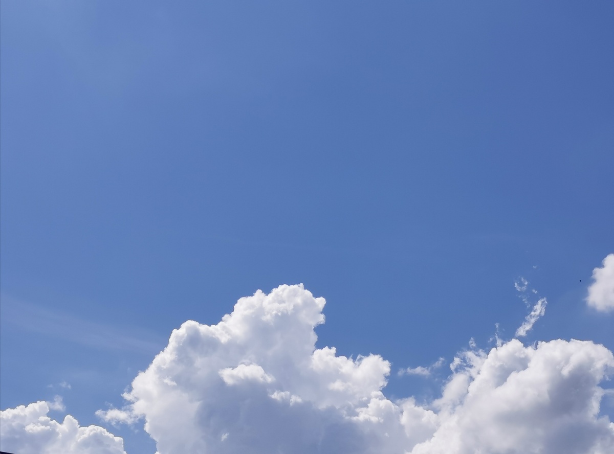 夏日天空无滤镜的美