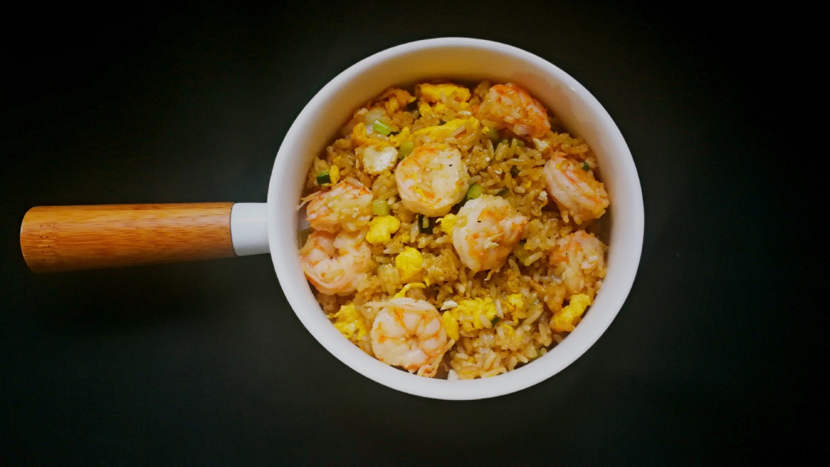 做个虾仁咸蛋炒饭