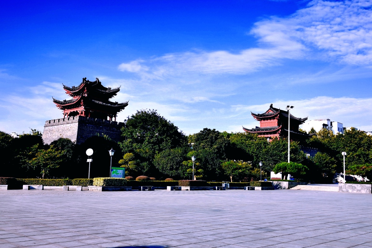 岳阳楼汴和街巴陵广场