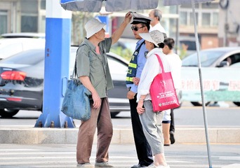 DSC_7138_20160910_11321 (3)遇见亲人_