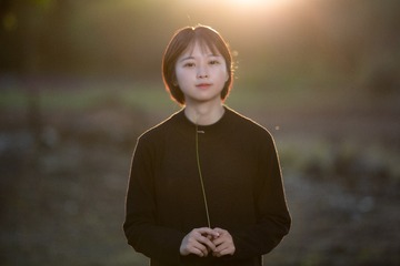 98057