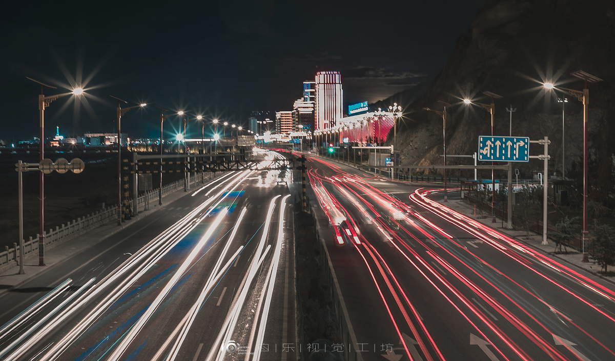 拉萨100米双子塔顿珠金融城