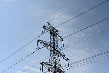 228910