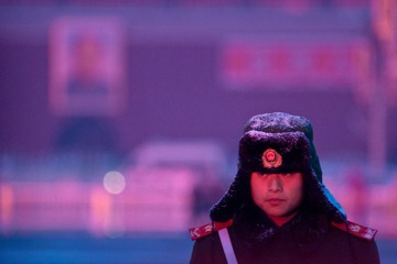 天安门广场站岗的战士