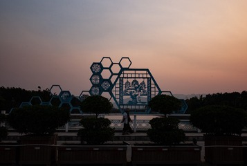 001