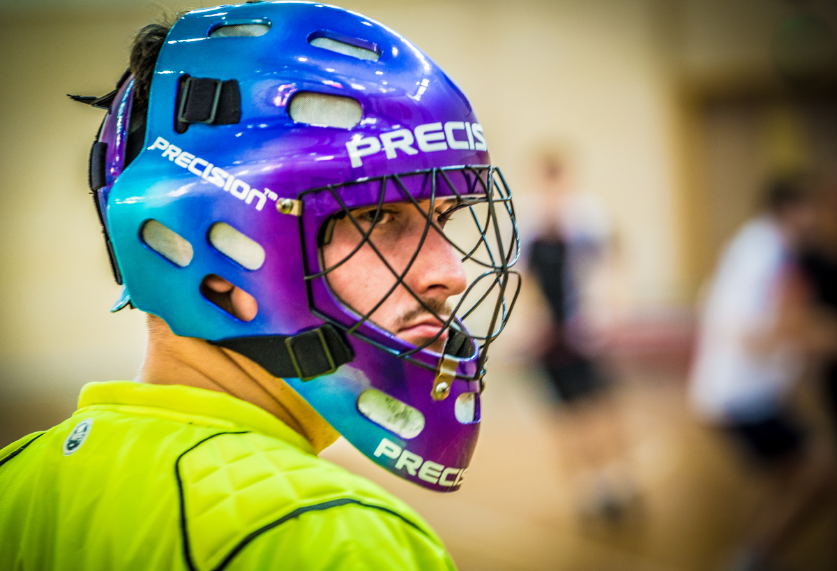 旱地冰球之守门员