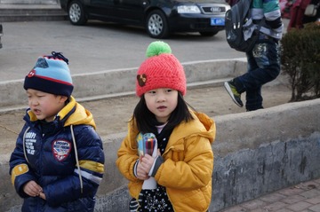 新营幼儿园的孩子.JPG
