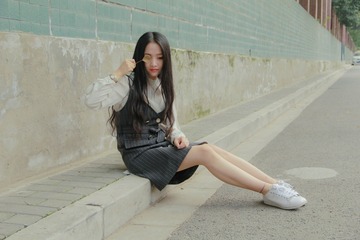 001