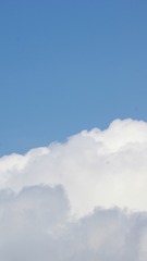 1028105