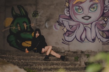 001