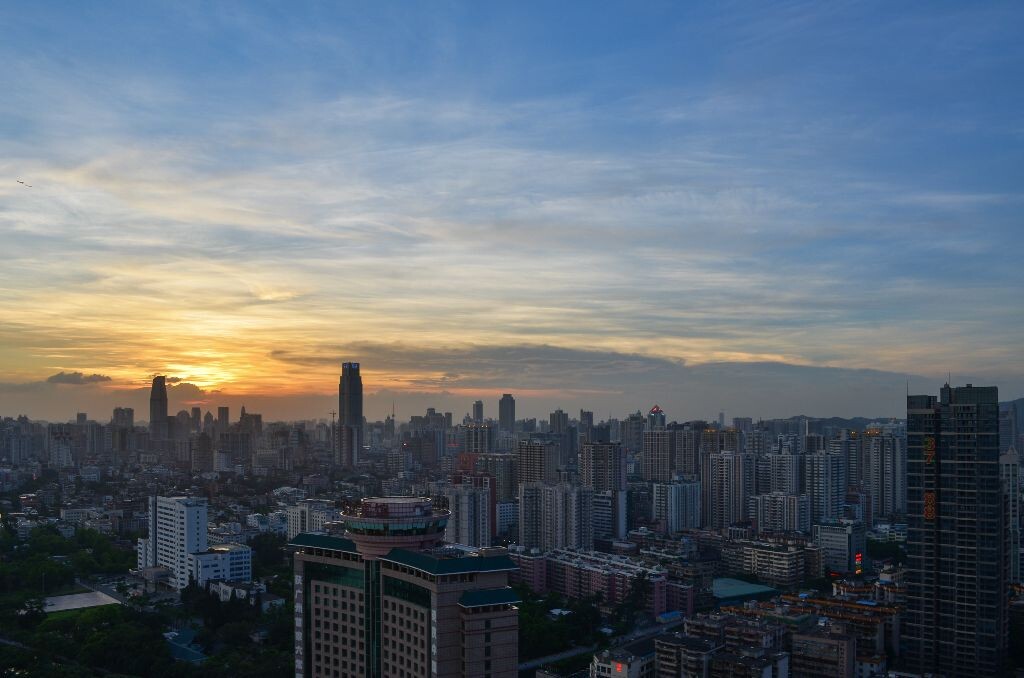昨日夕阳<br />
感觉这是来到广州之后最好看的日落