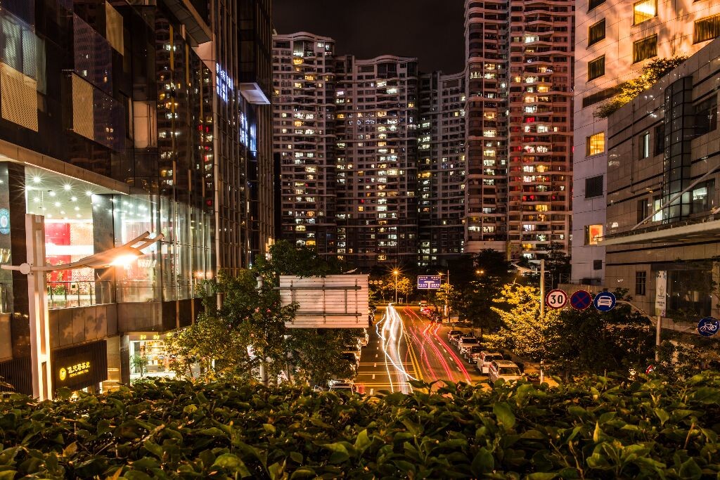COASTAL NIGHT<br />
夜色犹如繁星闪烁