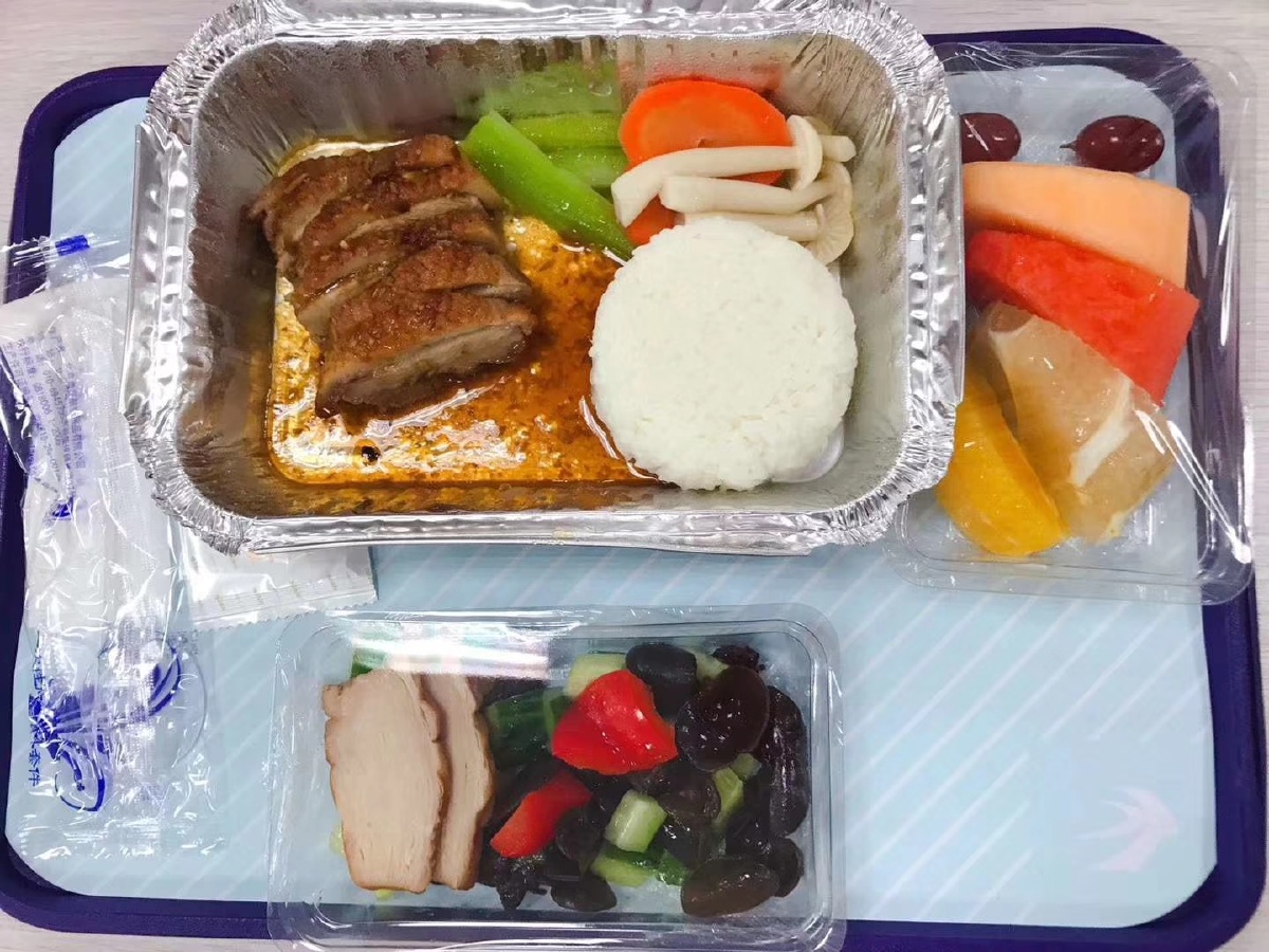 小朋友的飞机餐好迷人噢!