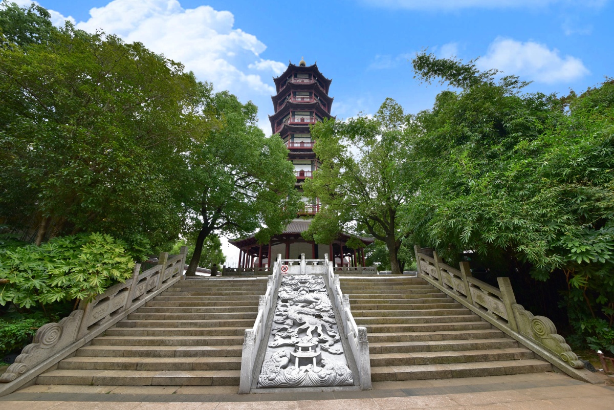 南昌千年古迹绳金塔