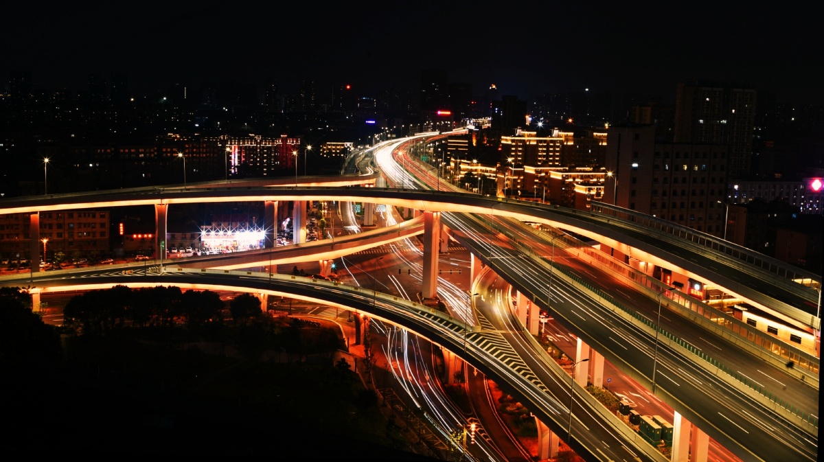 夜色中的南昌九州高架