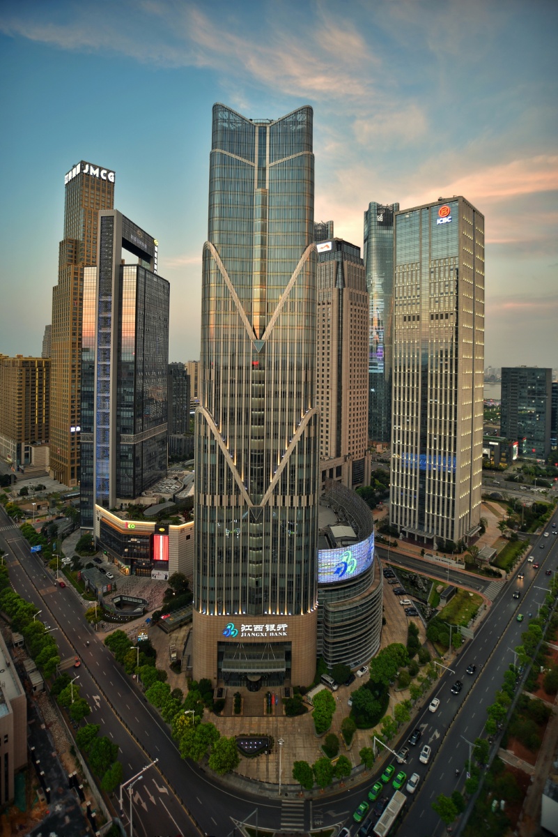 南昌红谷滩江西银行三件套