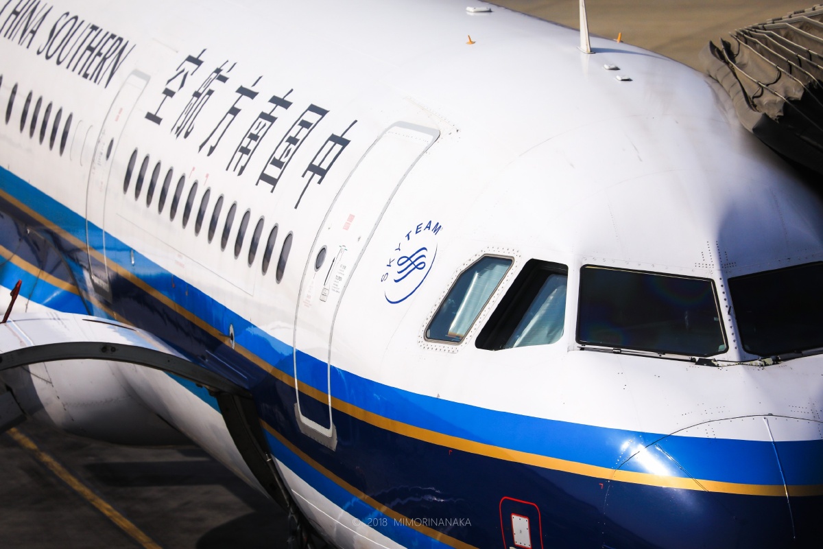 青岛机场,一架南航321执行完前序航班后在青岛流亭机场整备