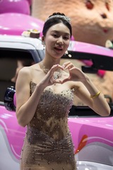2025上海车展236万粉丝的网红车模7403