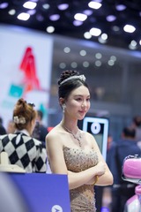 2025上海车展236万粉丝的网红车模7430