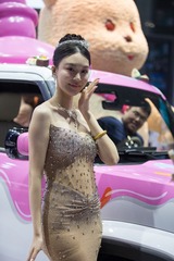 2025上海车展236万粉丝的网红车模7406