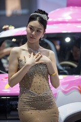 2025上海车展236万粉丝的网红车模7237