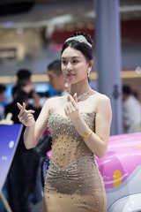 2025上海车展236万粉丝的网红车模7255