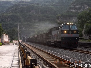 977062