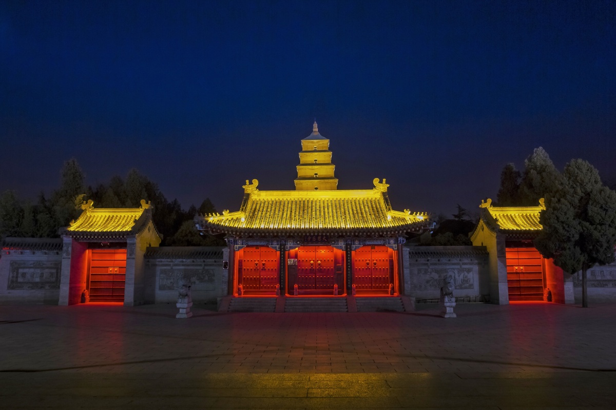 西安安大雁塔广场夜景